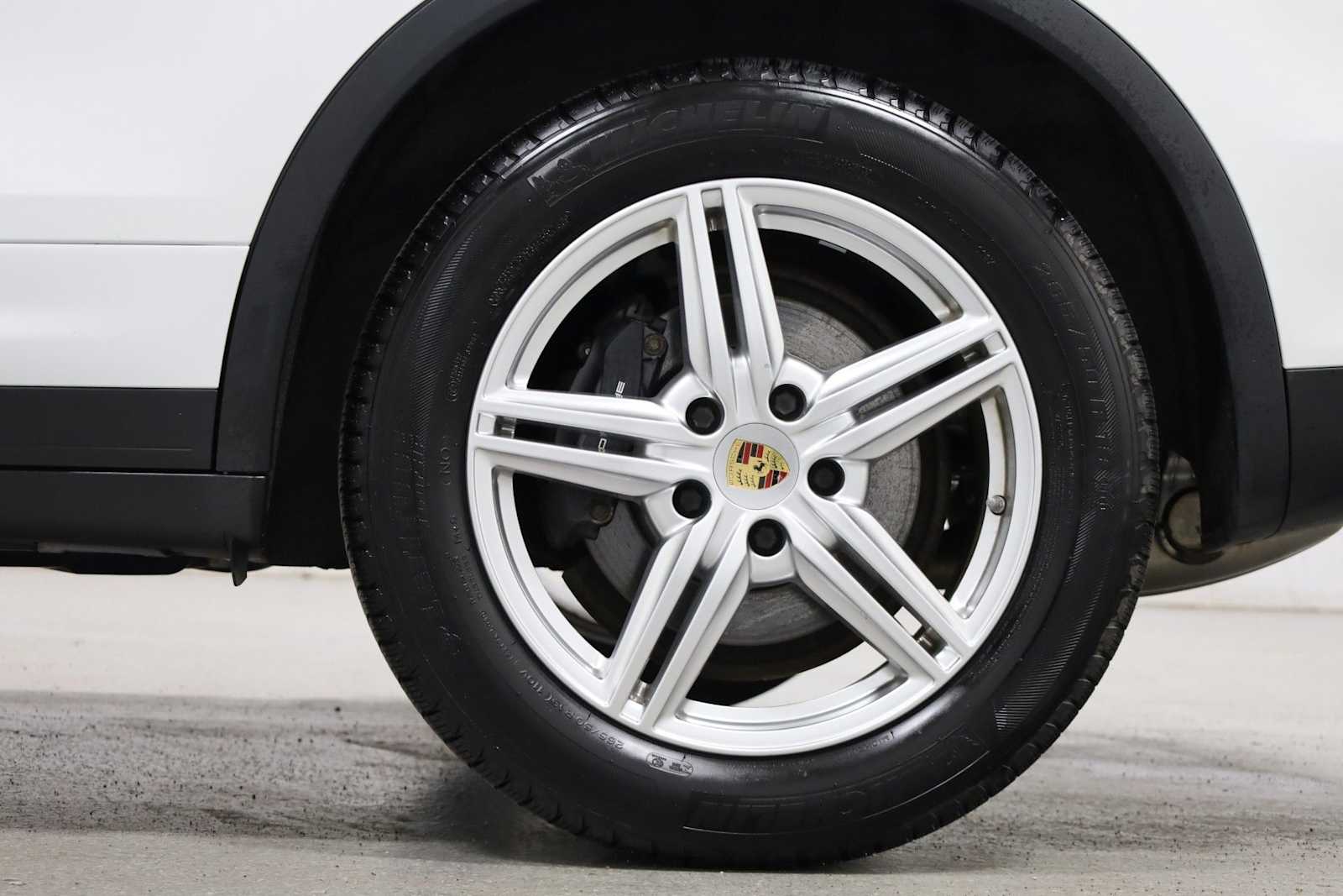 Thumbnail: 2014 Porsche Cayenne - 37