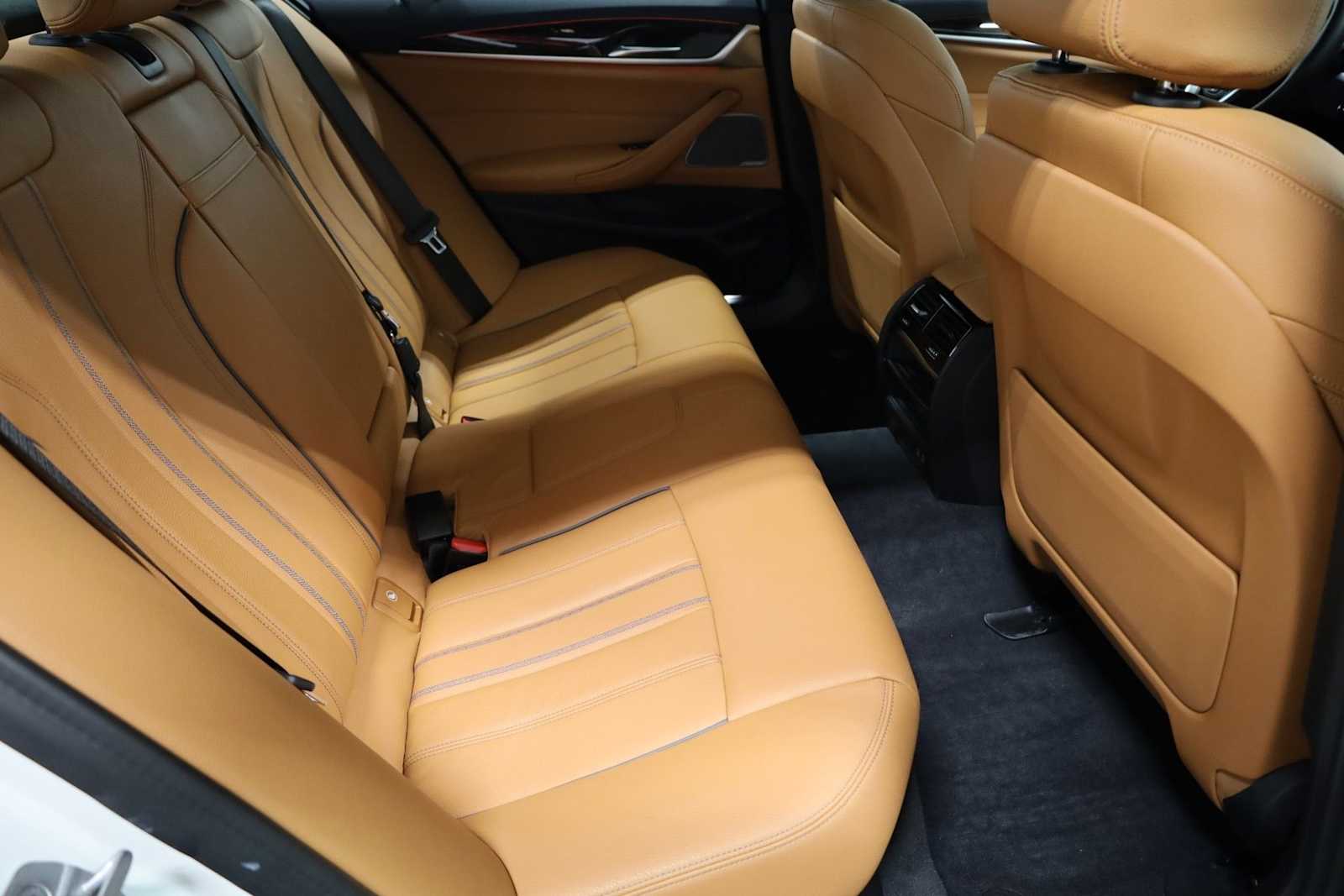 Thumbnail: 2022 BMW 5 Series - 35