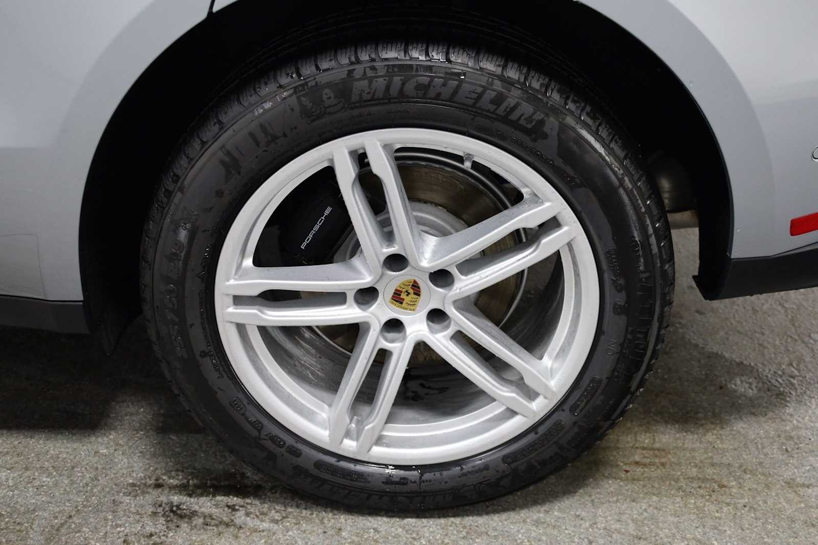 Thumbnail: 2026 Porsche Macan - 39