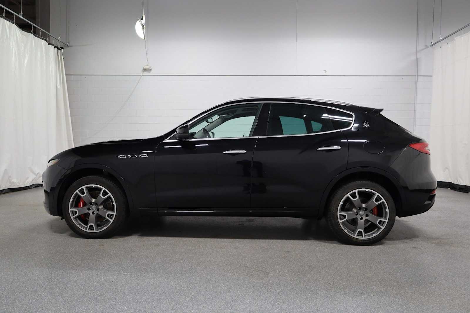 Thumbnail: 2017 Maserati Levante - 2