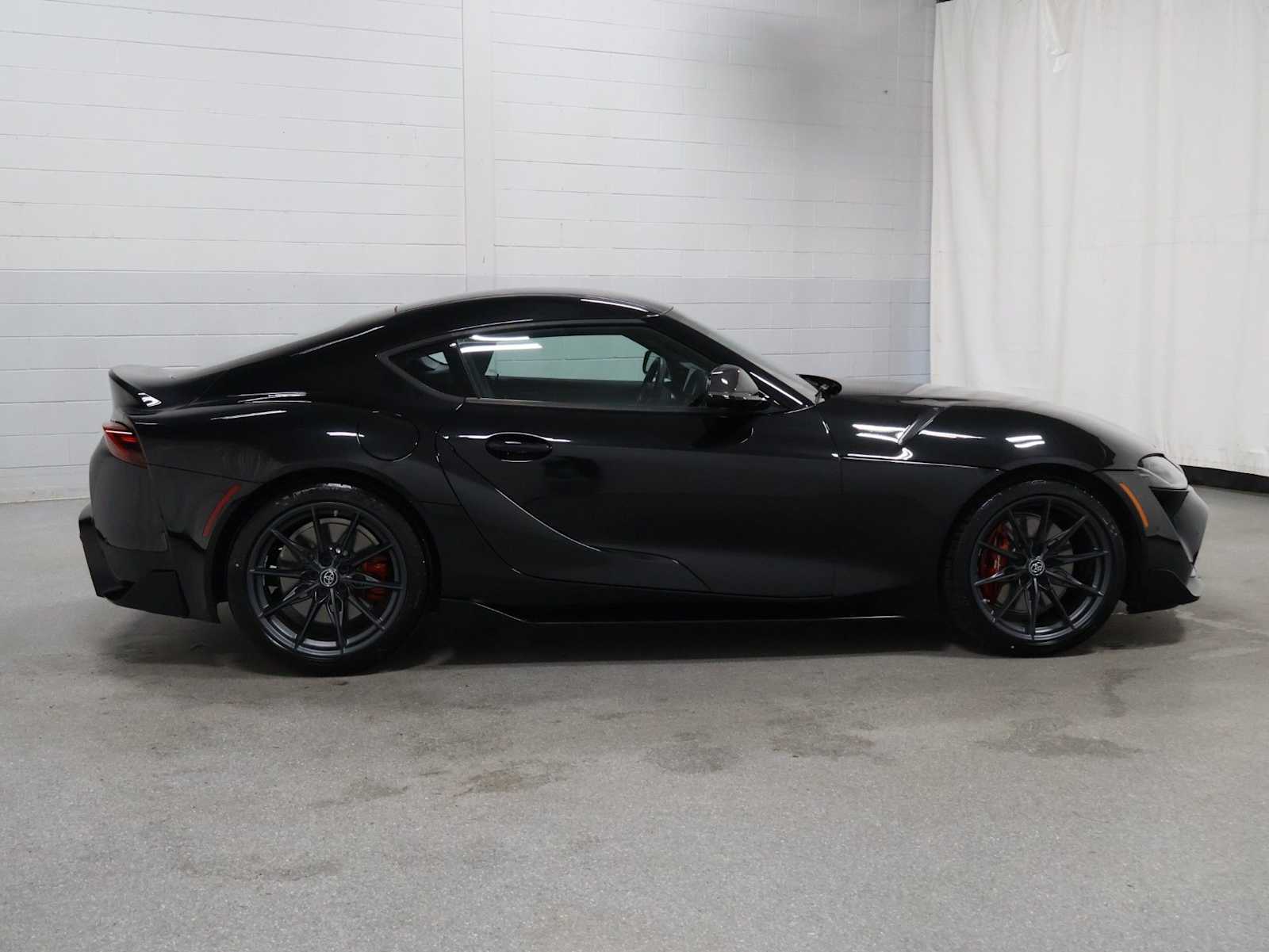 Thumbnail: 2026 Toyota GR Supra - 10
