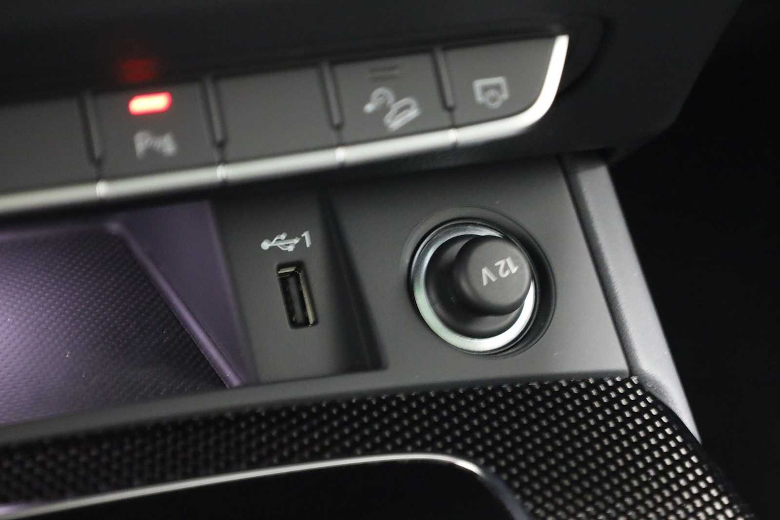 Thumbnail: 2024 Audi SQ5 - 32