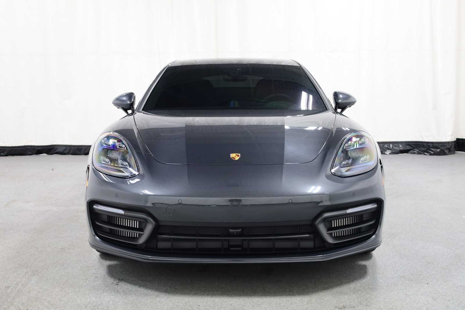 Thumbnail: 2022 Porsche Panamera - 14