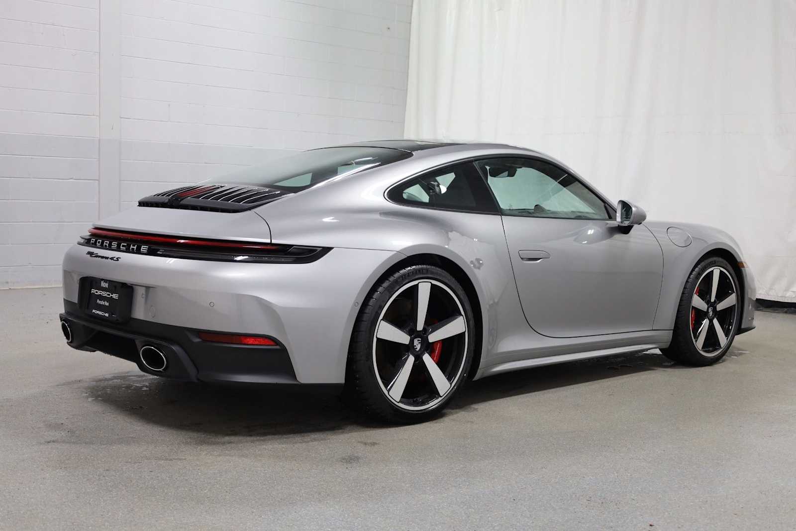 Thumbnail: 2026 Porsche 911 - 9