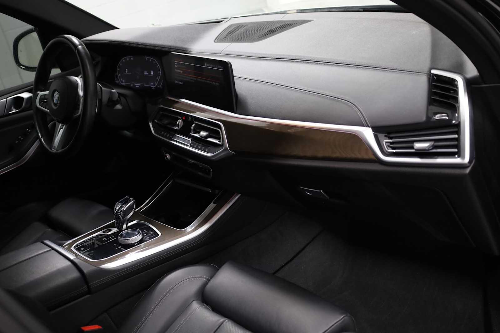 Thumbnail: 2022 BMW X5 - 6