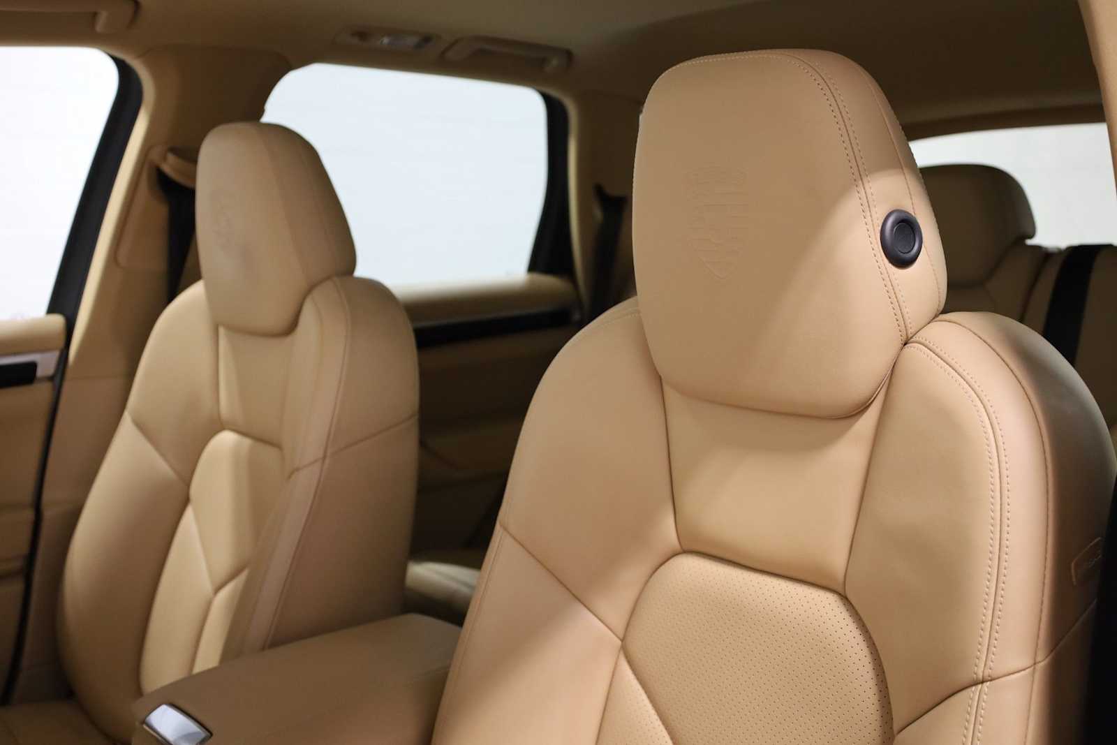 Thumbnail: 2014 Porsche Cayenne - 19