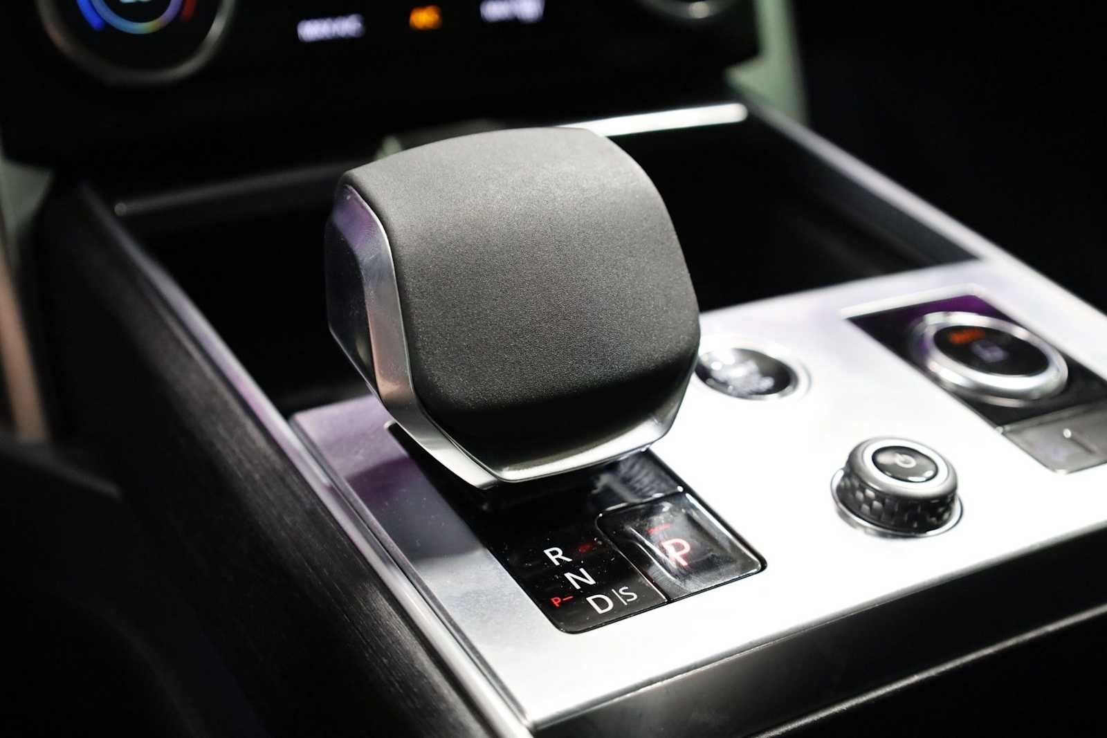 Thumbnail: 2023 Land Rover Range Rover - 27