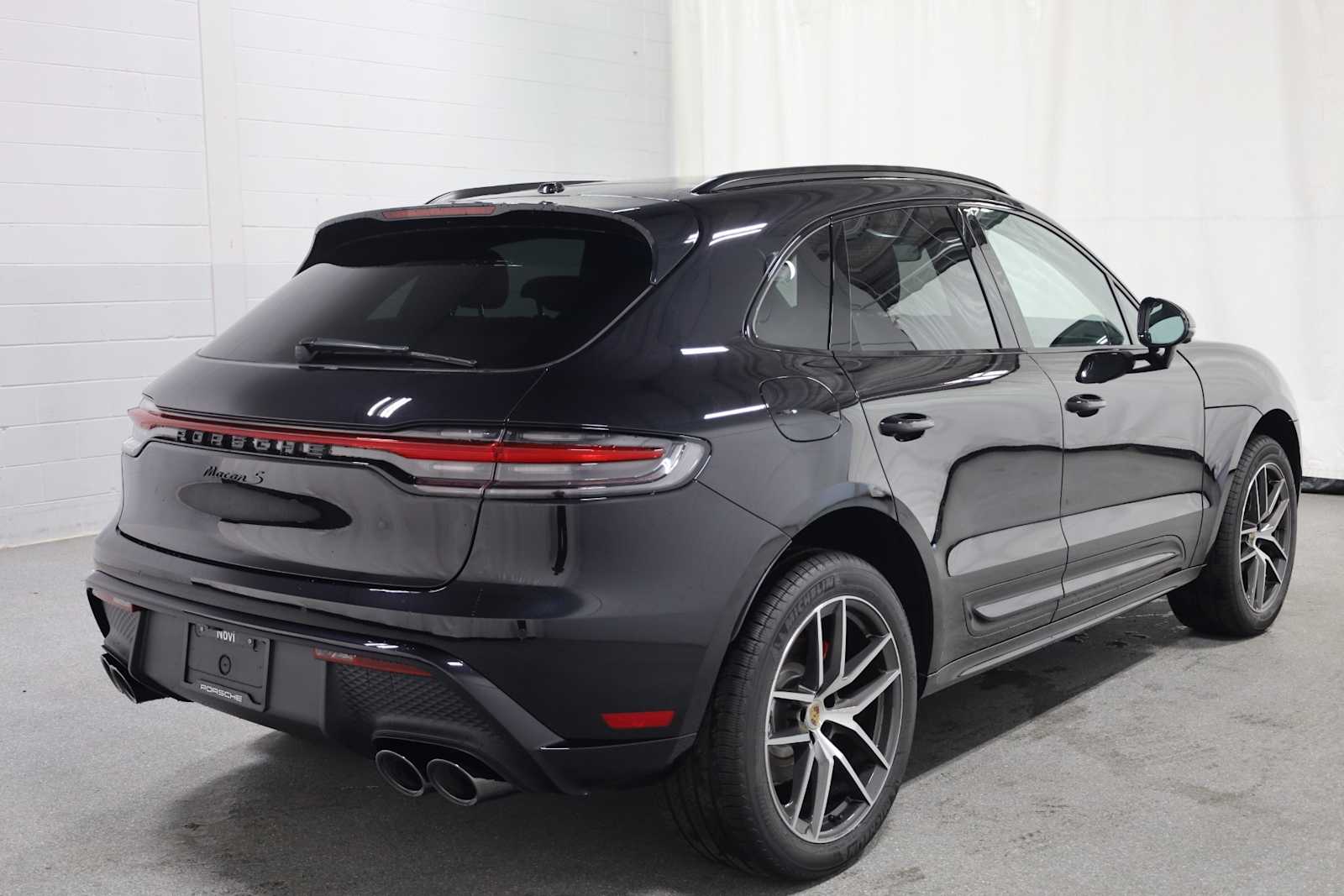 Thumbnail: 2025 Porsche Macan - 9