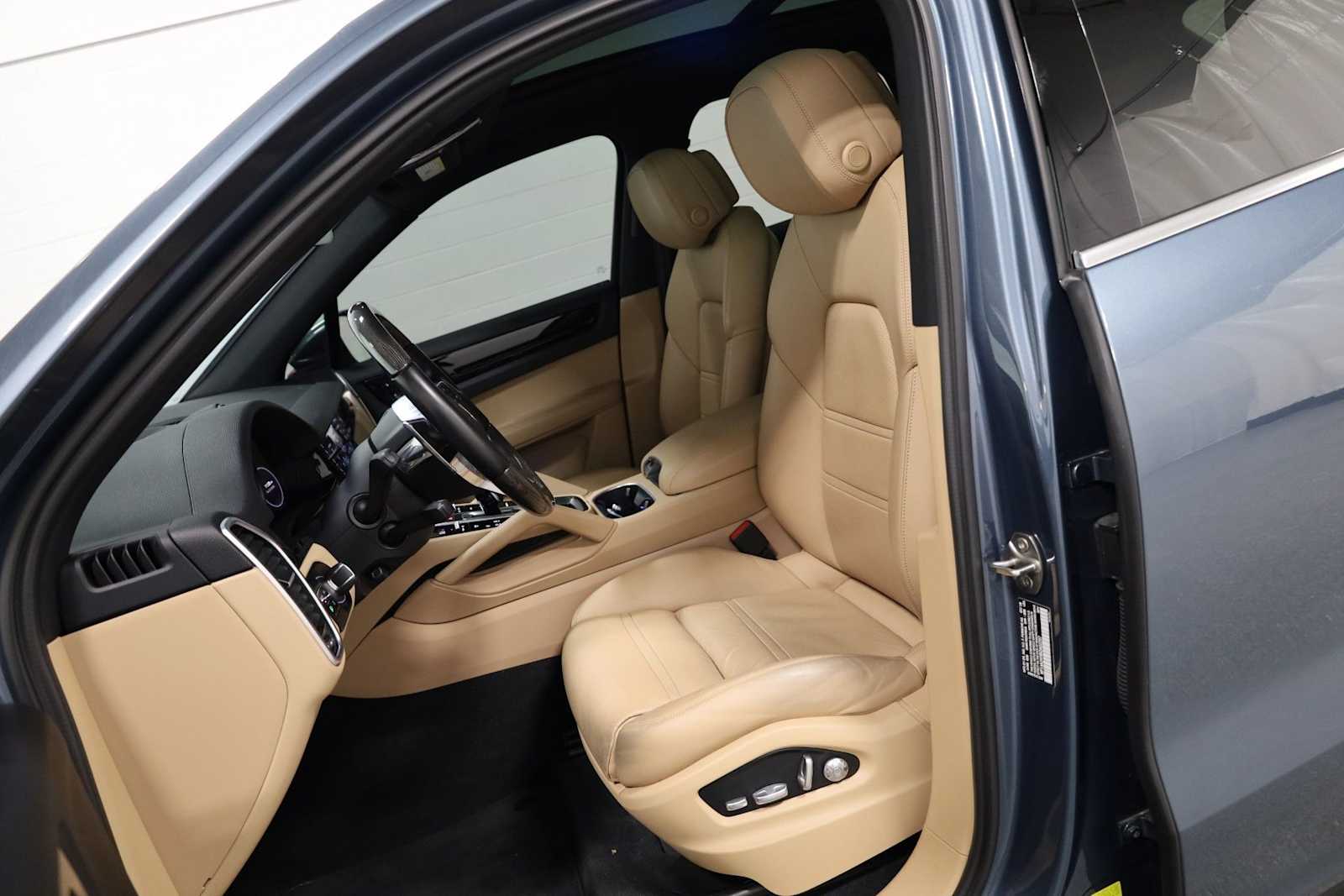 Thumbnail: 2019 Porsche Cayenne - 5
