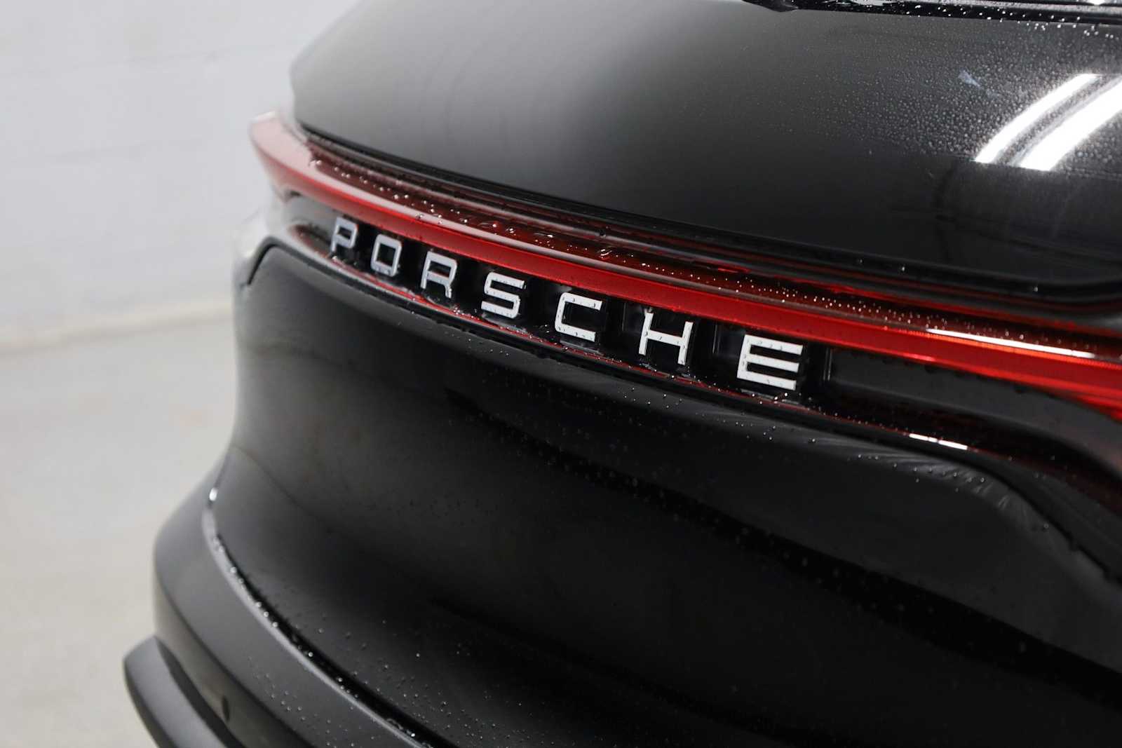 Thumbnail: 2026 Porsche Macan - 8