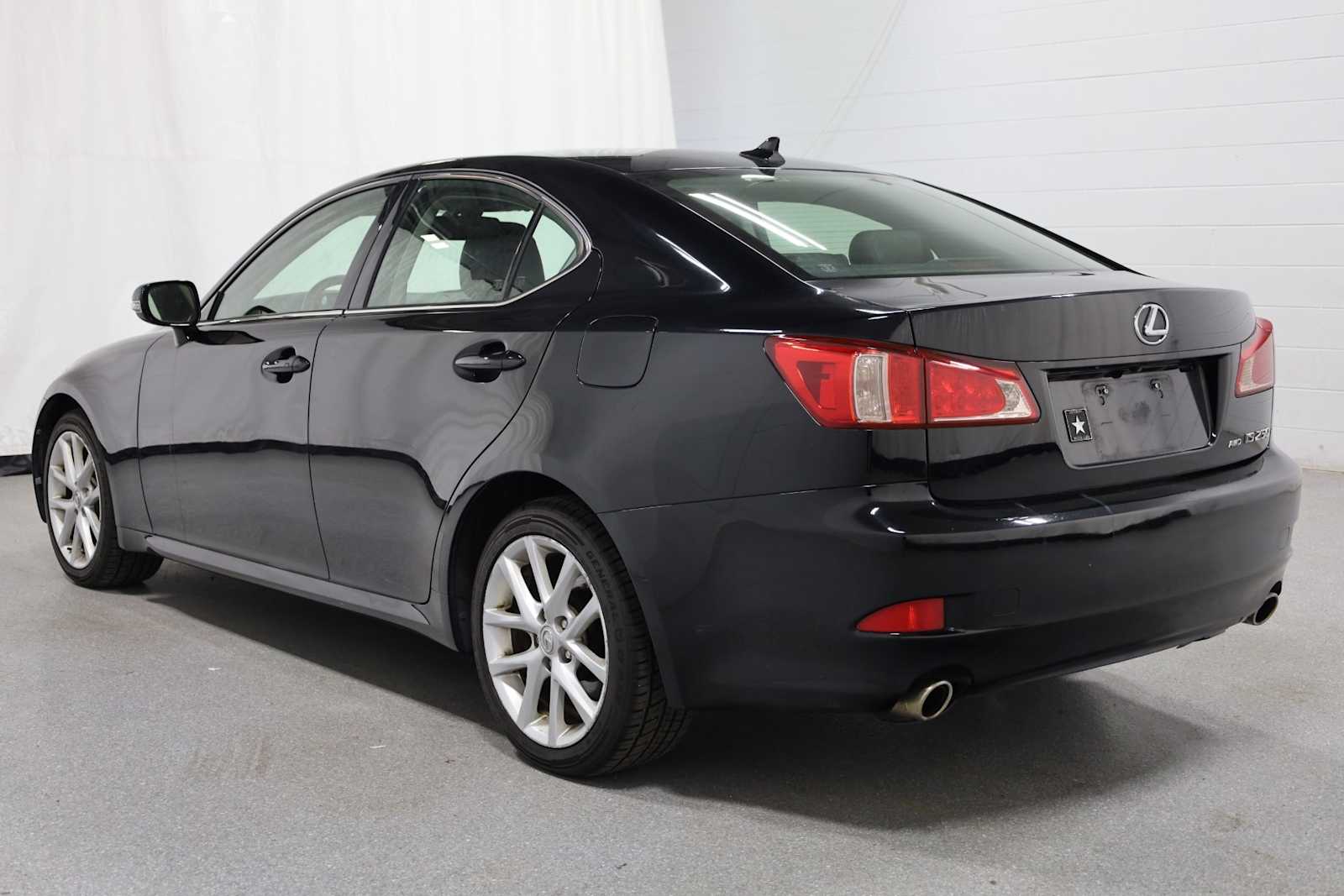 Thumbnail: 2012 Lexus IS - 3