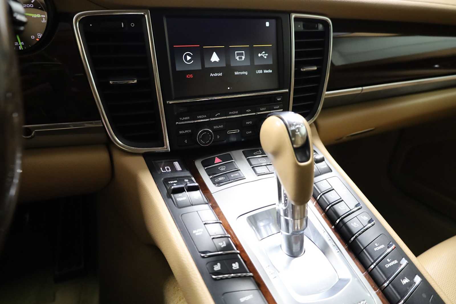 Thumbnail: 2014 Porsche Panamera - 31