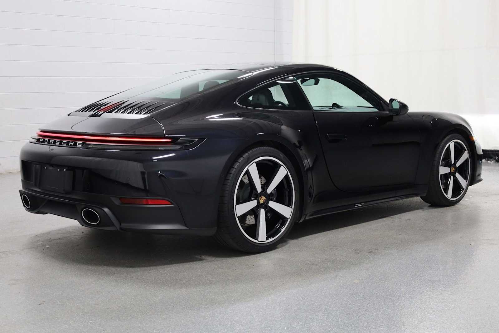 Thumbnail: 2025 Porsche 911 - 9