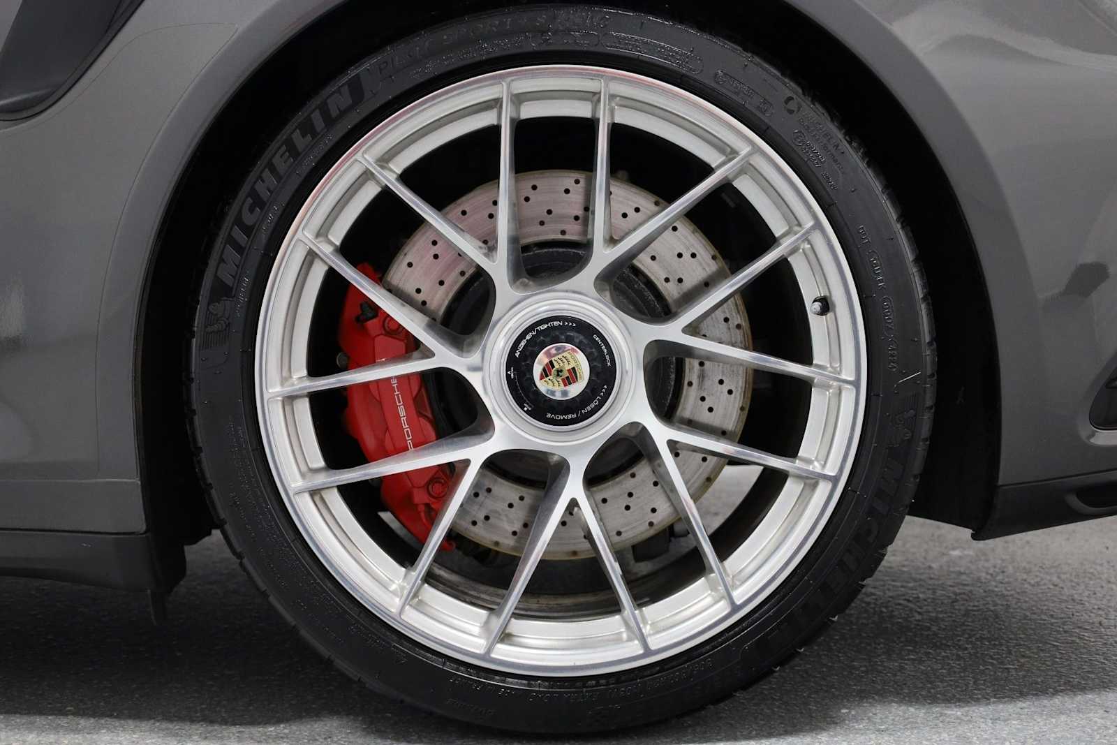 Thumbnail: 2019 Porsche 911 - 38