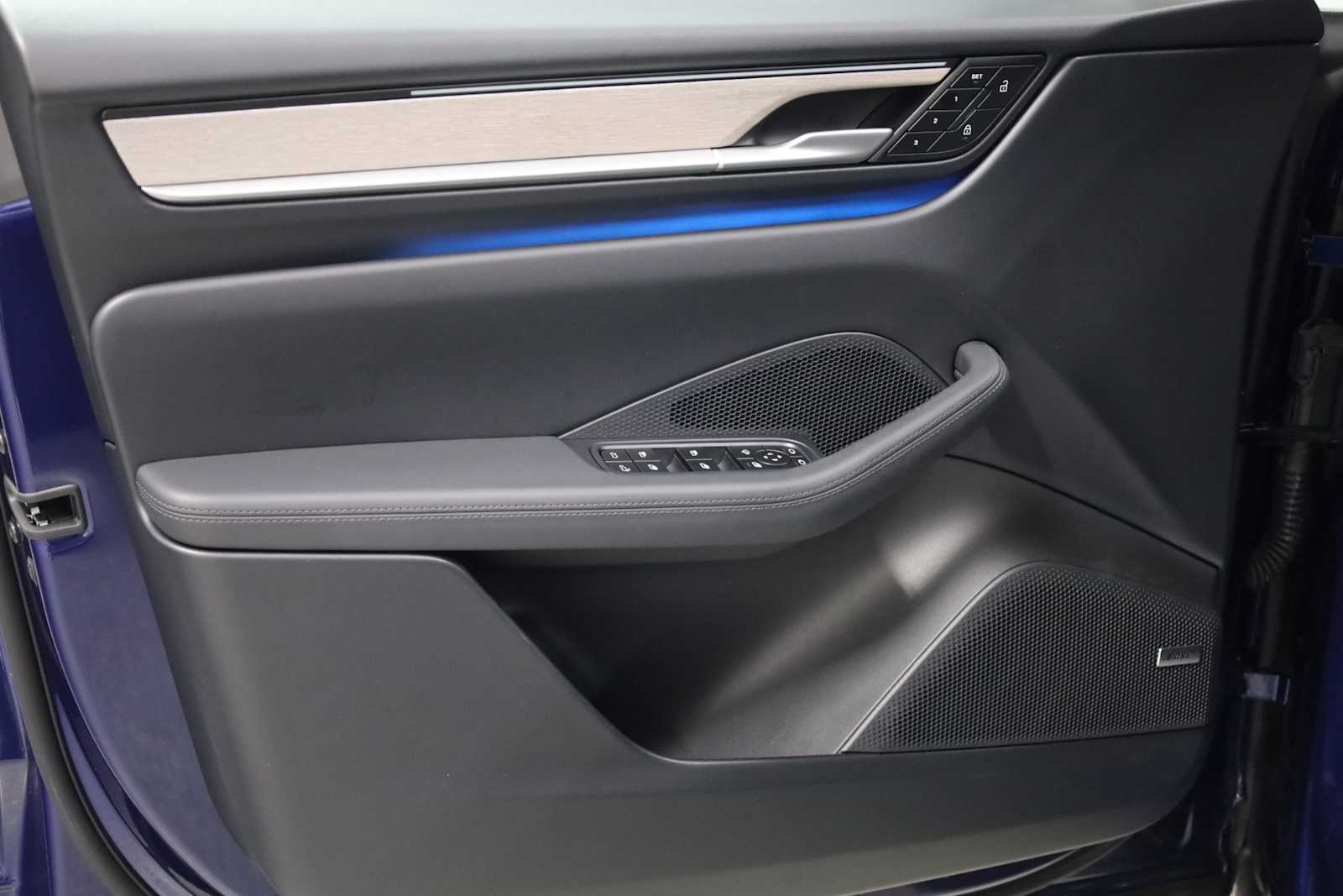 Thumbnail: 2024 Porsche Macan - 16