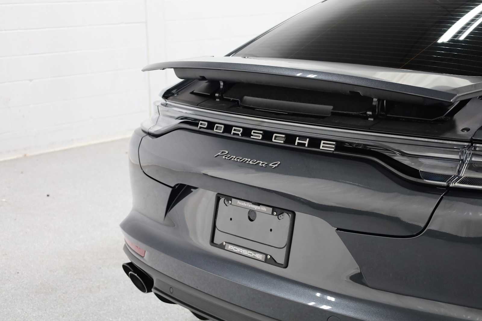 Thumbnail: 2022 Porsche Panamera - 8
