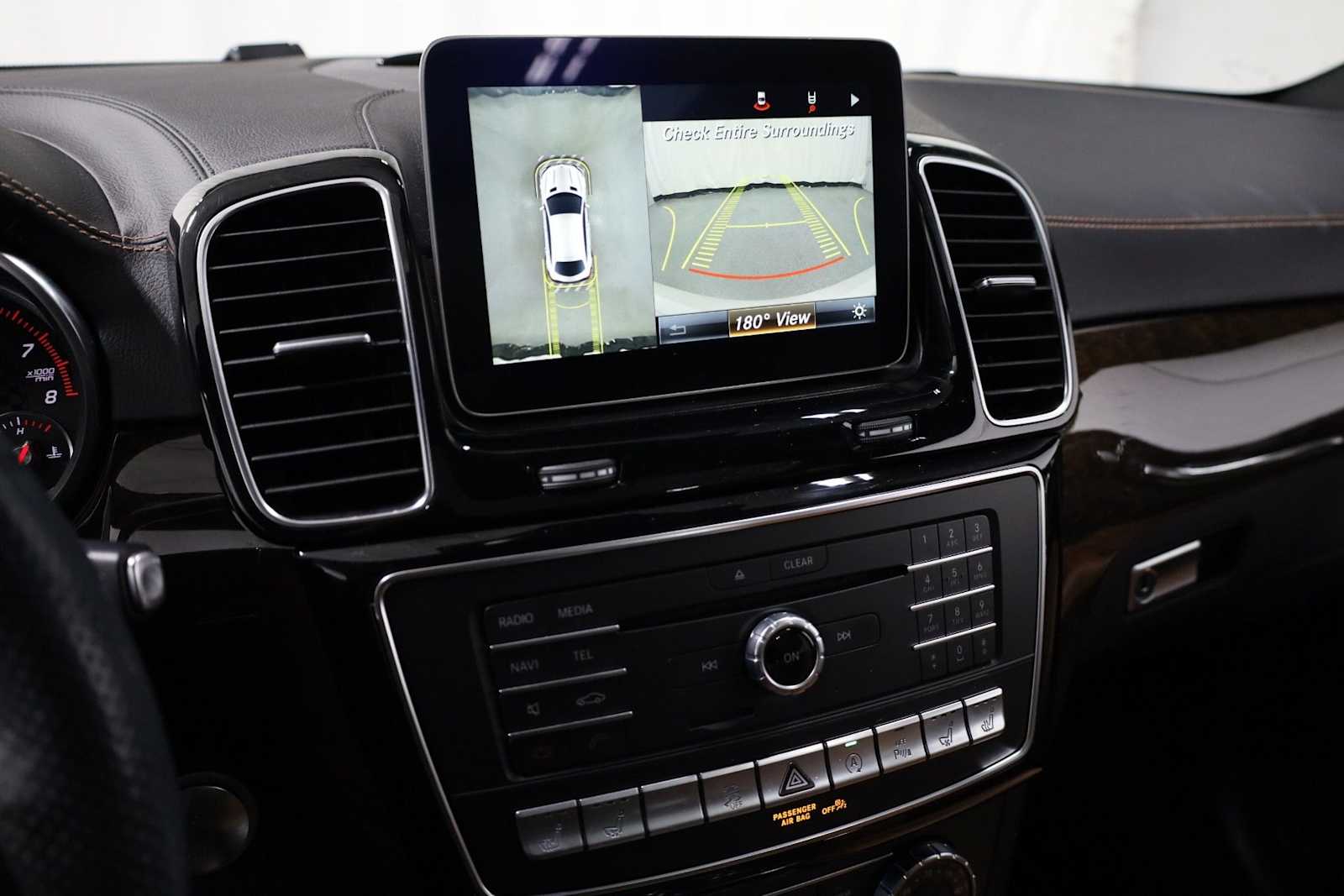 Thumbnail: 2017 Mercedes-Benz GLE - 31