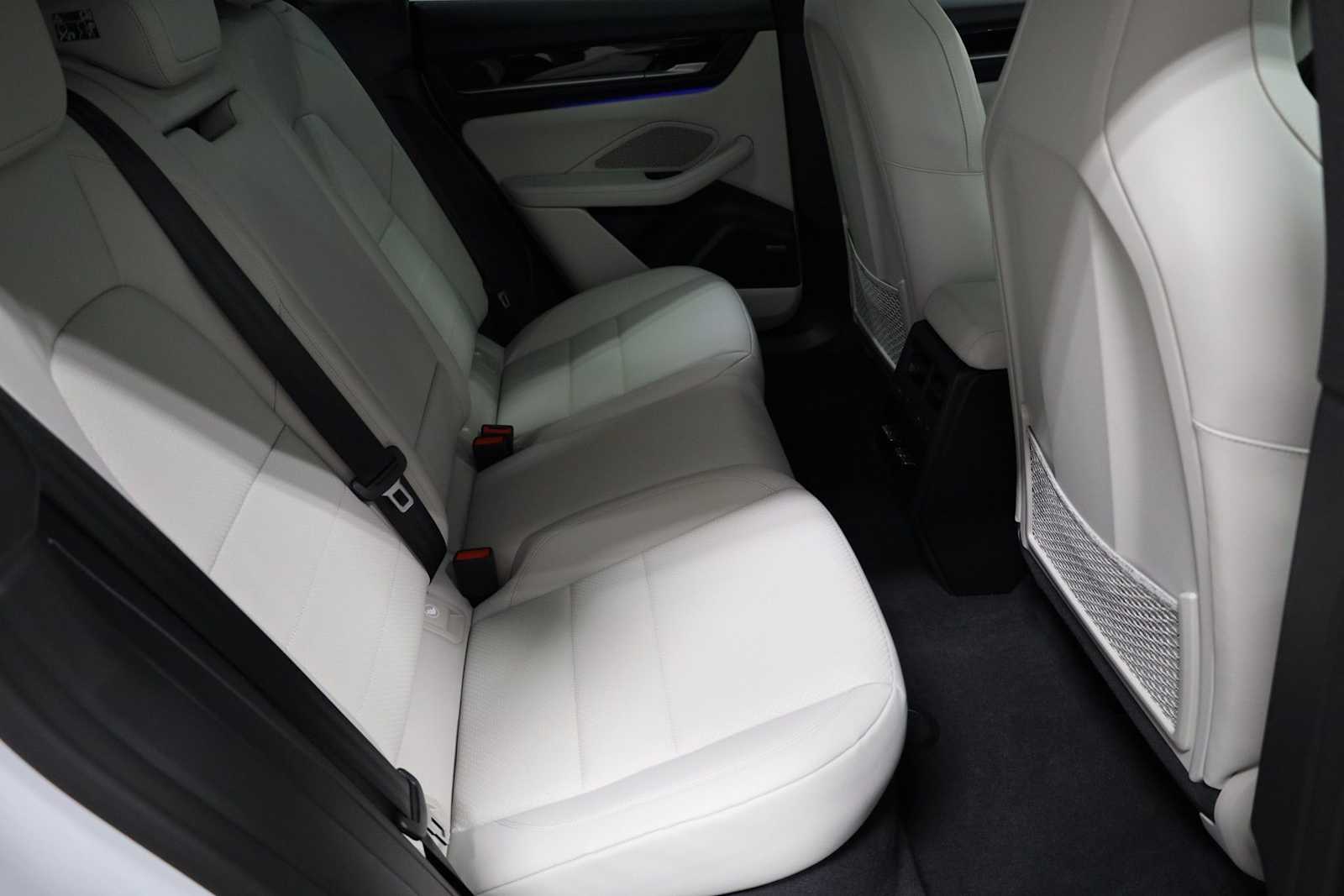 Thumbnail: 2025 Porsche Macan - 38