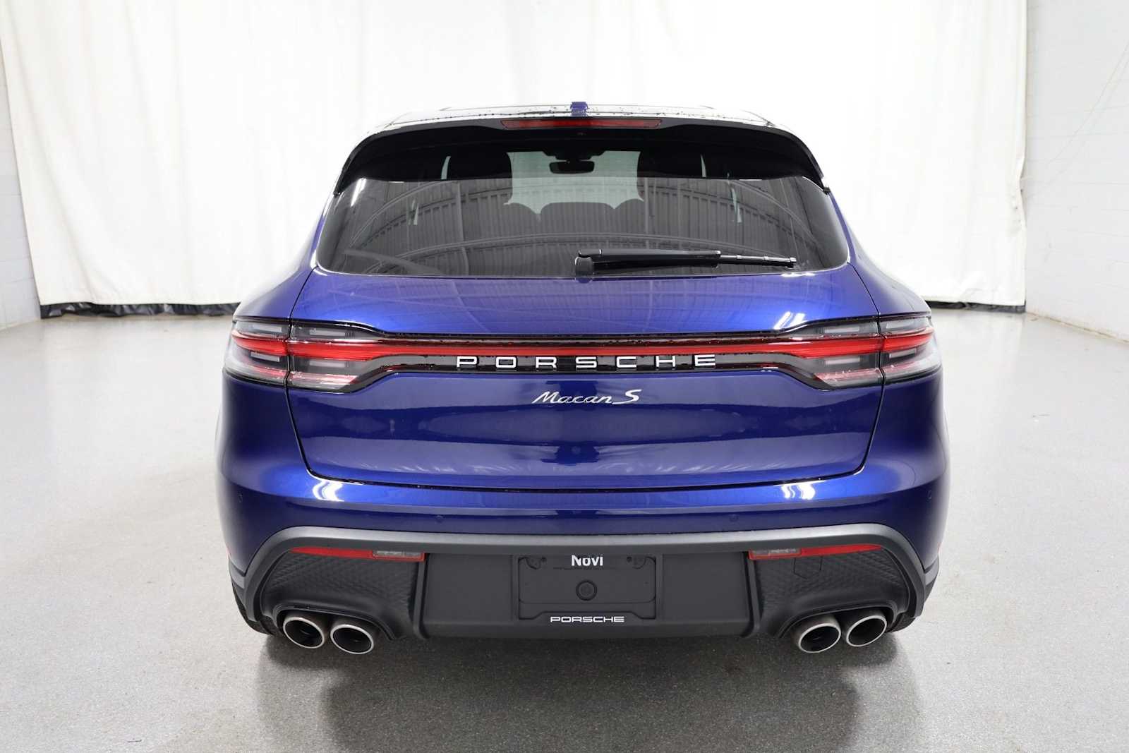 Thumbnail: 2026 Porsche Macan - 7