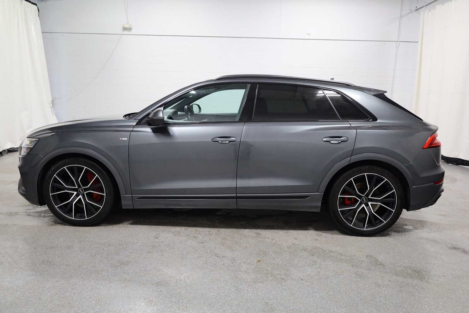 Thumbnail: 2021 Audi Q8 - 2