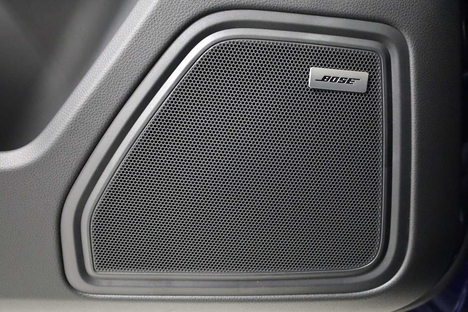 Thumbnail: 2026 Porsche Macan - 17