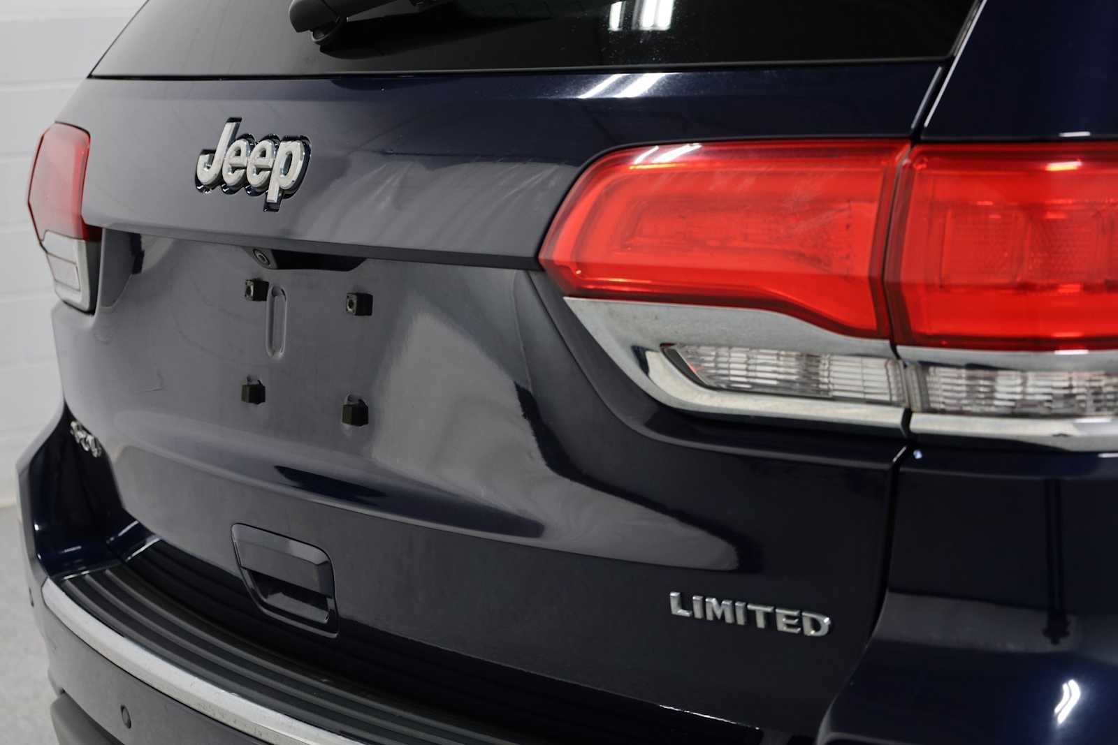 2016 Jeep Grand Cherokee Limited Edition 16