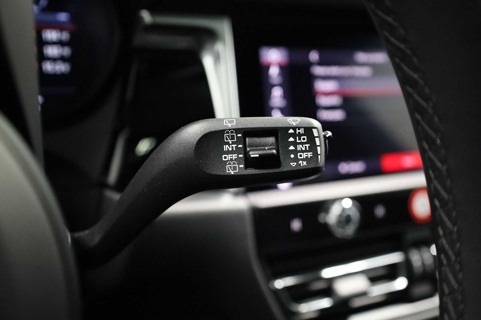 Thumbnail: 2025 Porsche Macan - 30