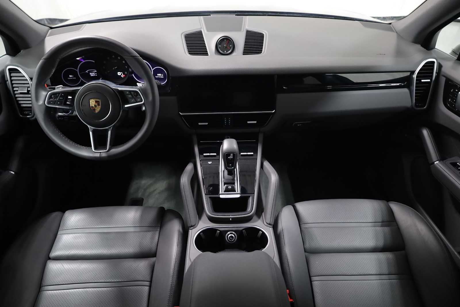 Thumbnail: 2022 Porsche Cayenne - 26