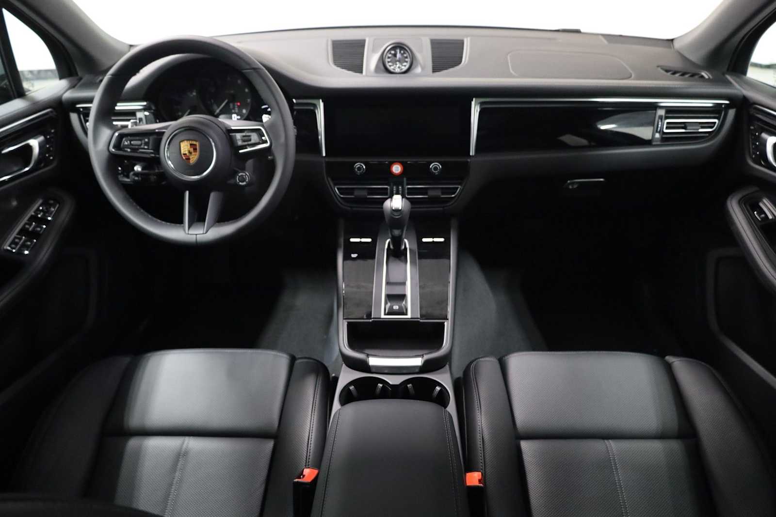 Thumbnail: 2026 Porsche Macan - 26