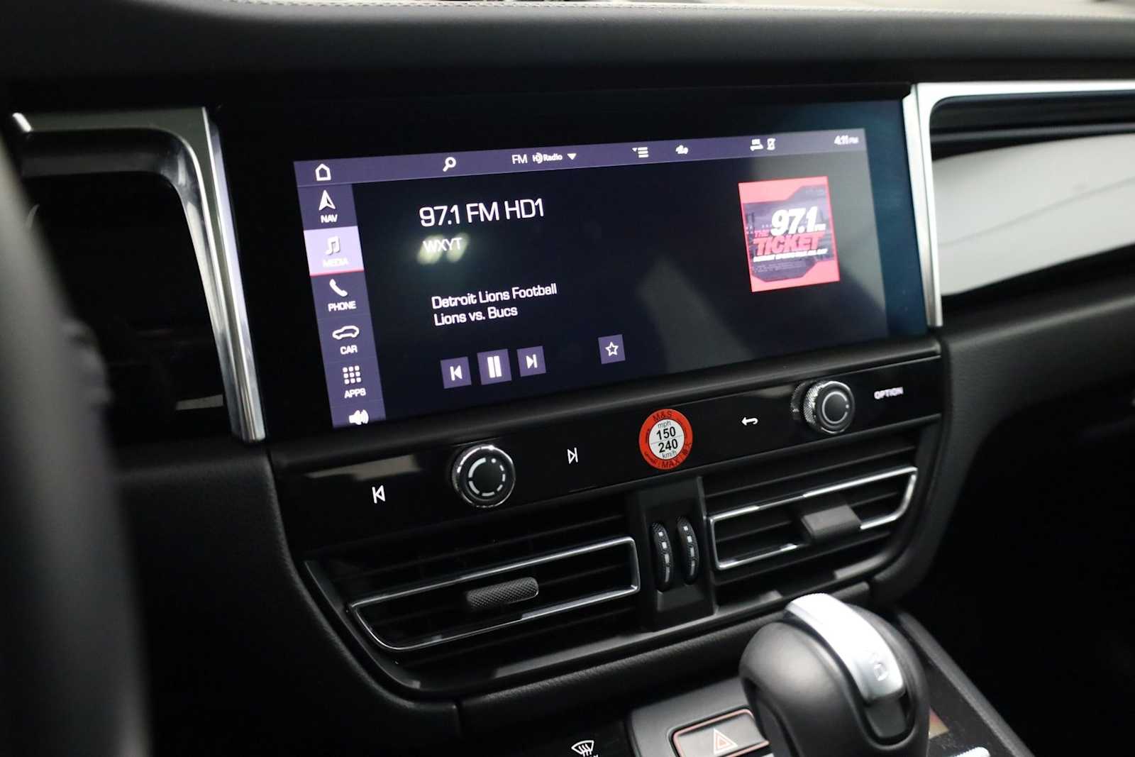 Thumbnail: 2025 Porsche Macan - 32