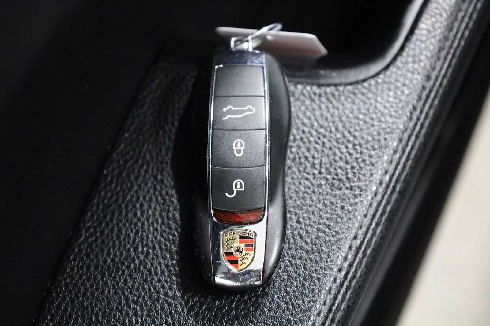 Thumbnail: 2018 Porsche Macan - 43