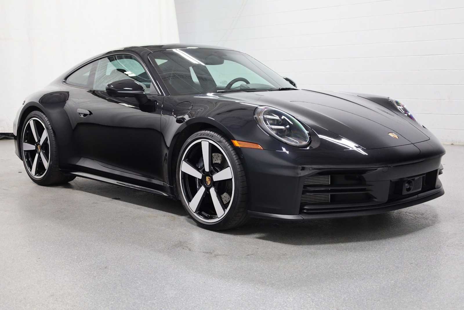 Thumbnail: 2025 Porsche 911 - 13