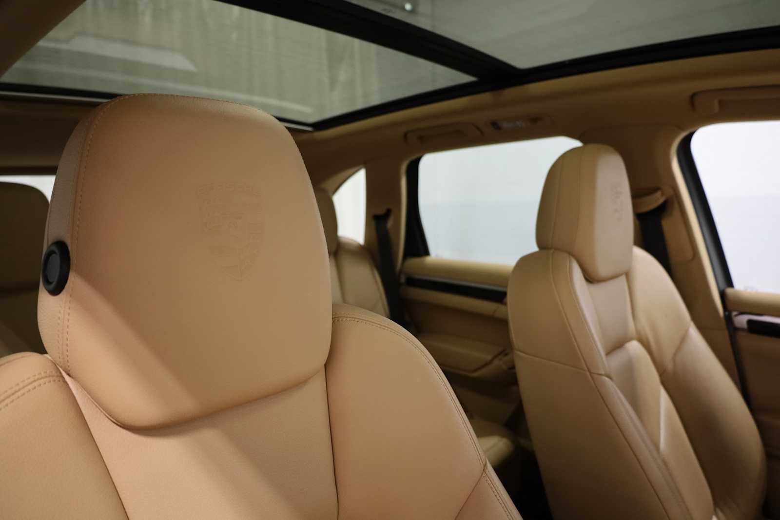 Thumbnail: 2014 Porsche Cayenne - 22