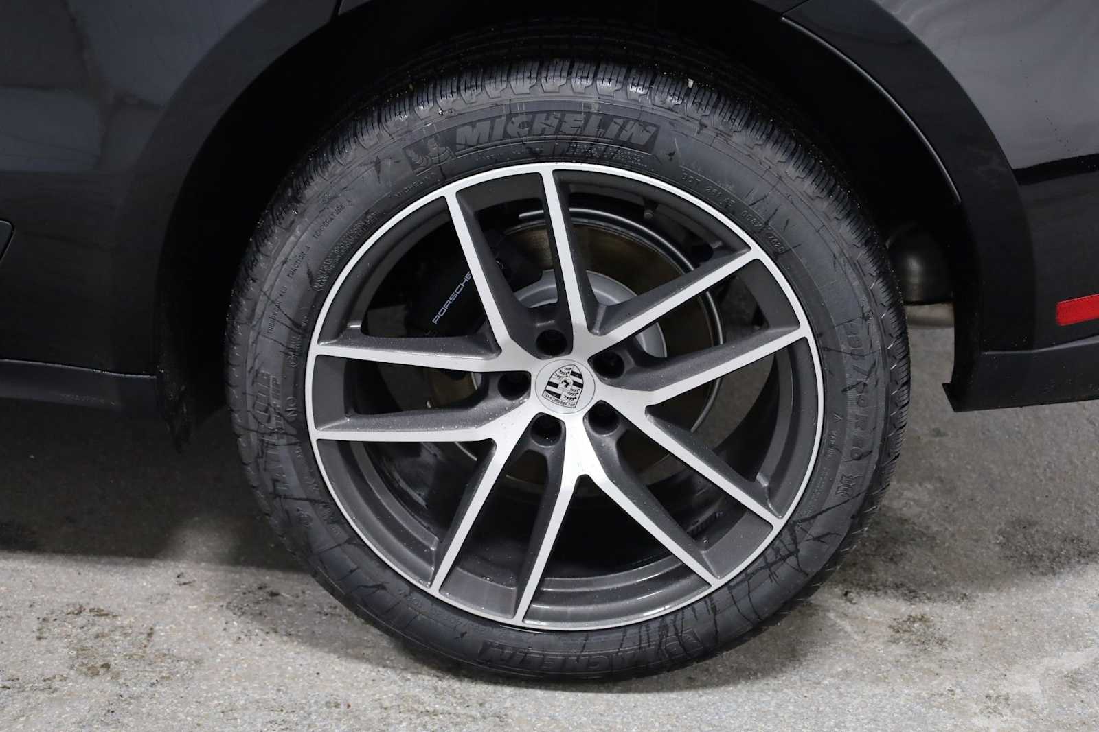 Thumbnail: 2026 Porsche Macan - 39