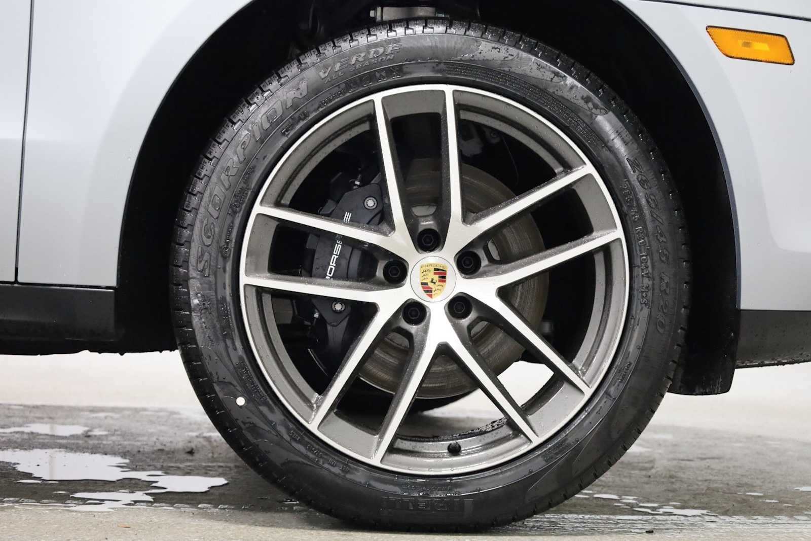Thumbnail: 2026 Porsche Macan - 12