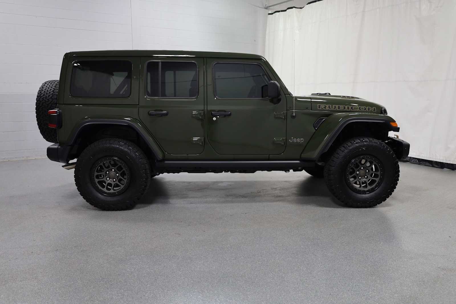Thumbnail: 2022 Jeep Wrangler - 10