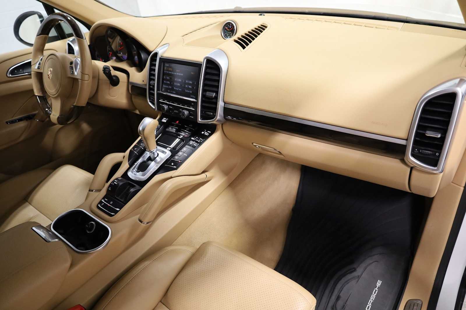 Thumbnail: 2014 Porsche Cayenne - 6