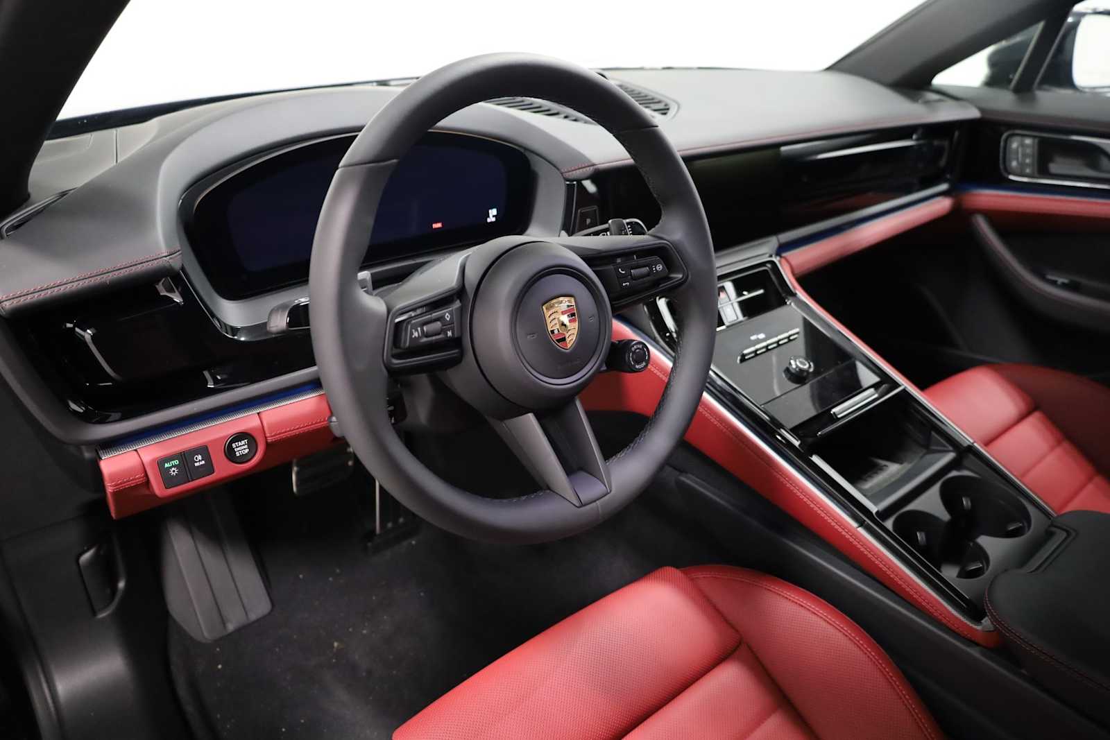 Thumbnail: 2025 Porsche Panamera - 4