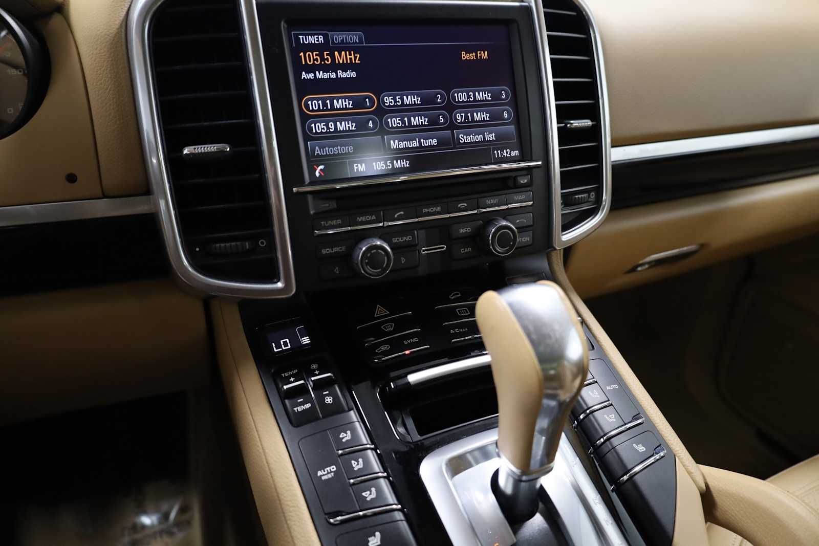 Thumbnail: 2014 Porsche Cayenne - 32