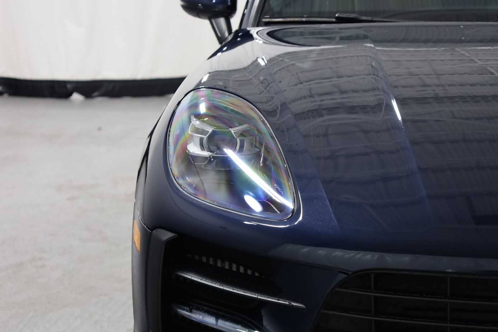 Thumbnail: 2020 Porsche Macan - 15