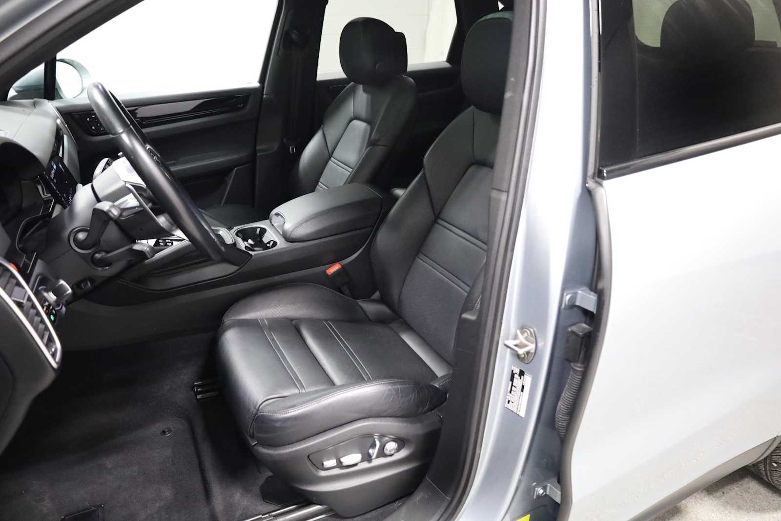 Thumbnail: 2021 Porsche Cayenne - 5