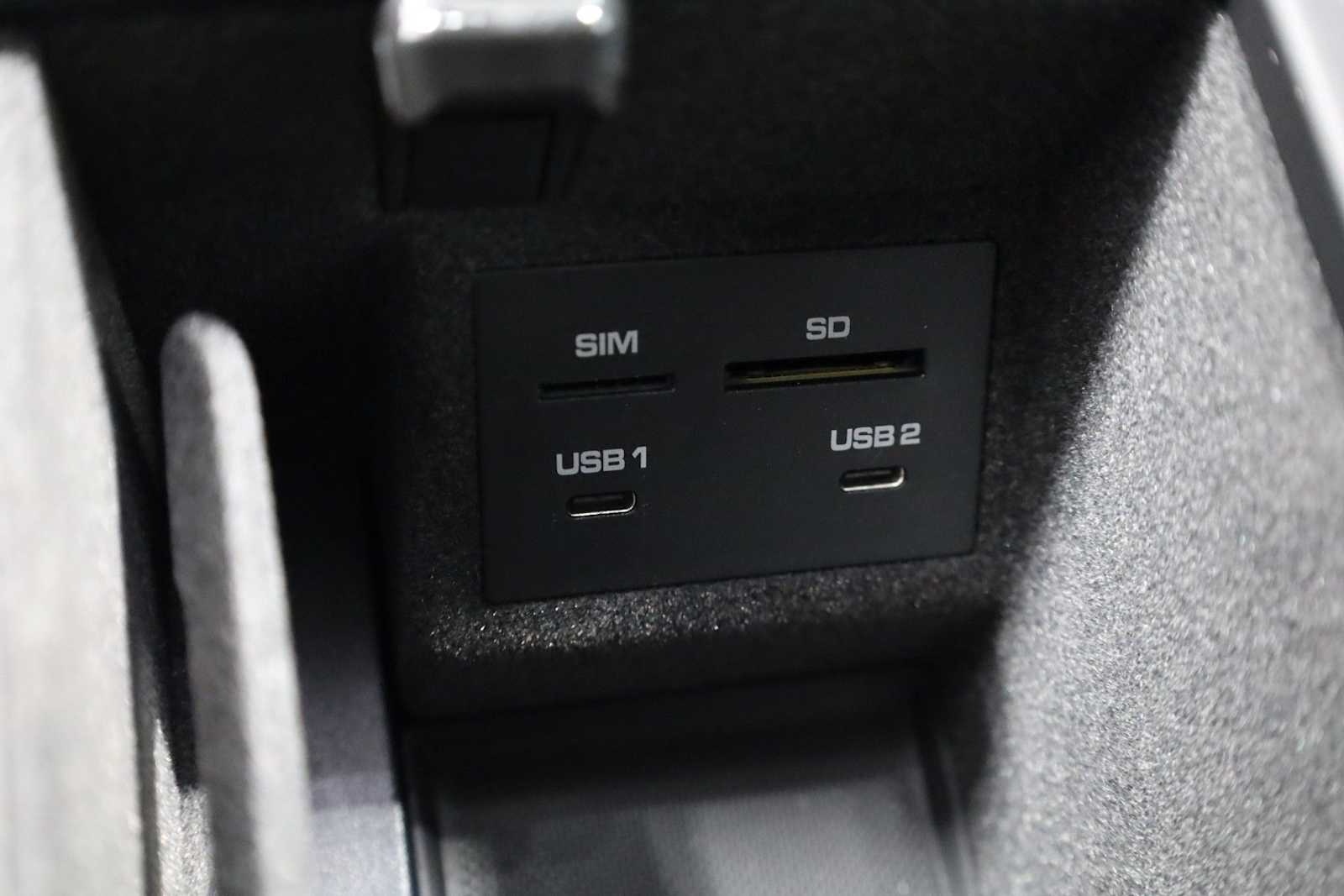 Thumbnail: 2026 Porsche Macan - 35