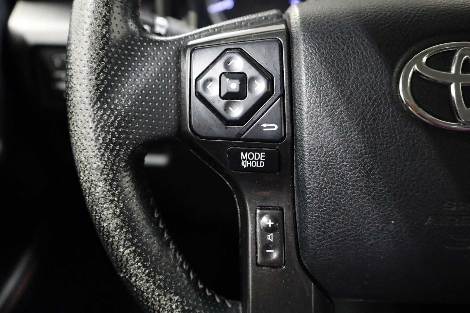 Thumbnail: 2014 Toyota 4Runner - 24