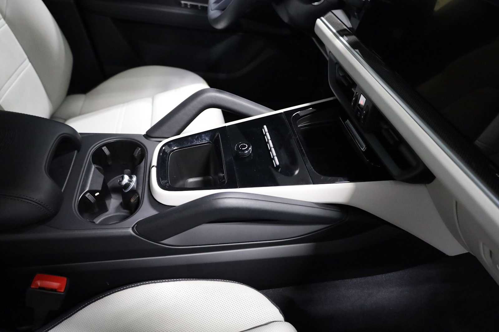 Thumbnail: 2025 Porsche Cayenne - 21