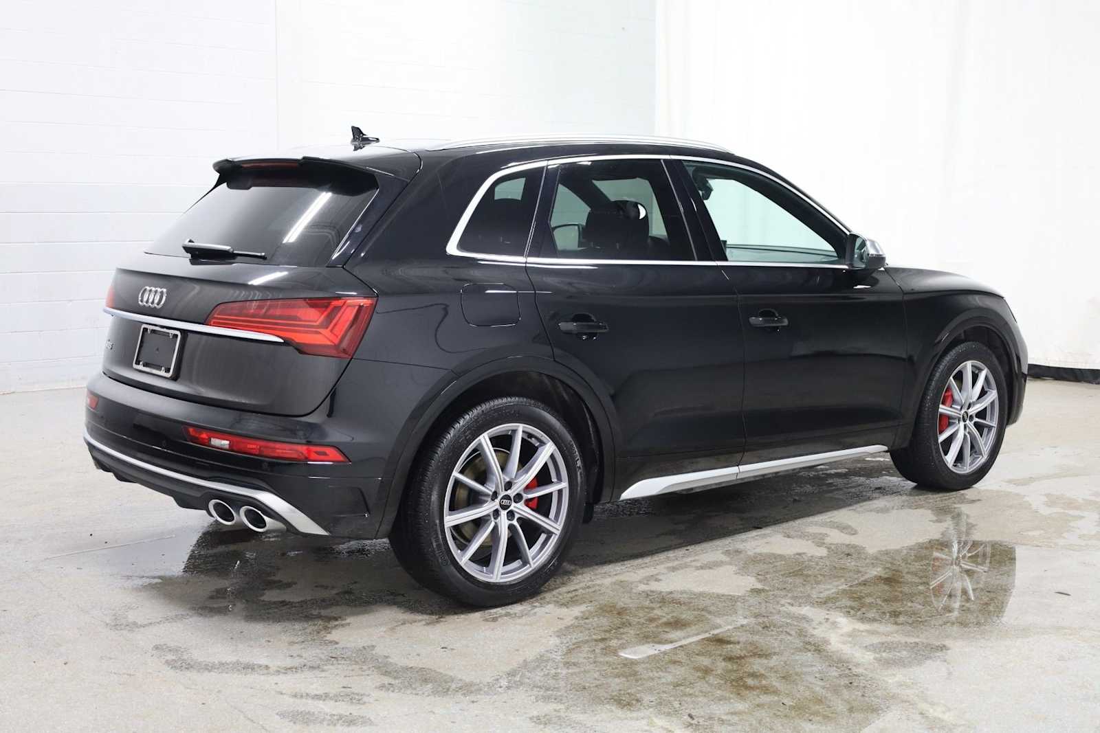 Thumbnail: 2024 Audi SQ5 - 9