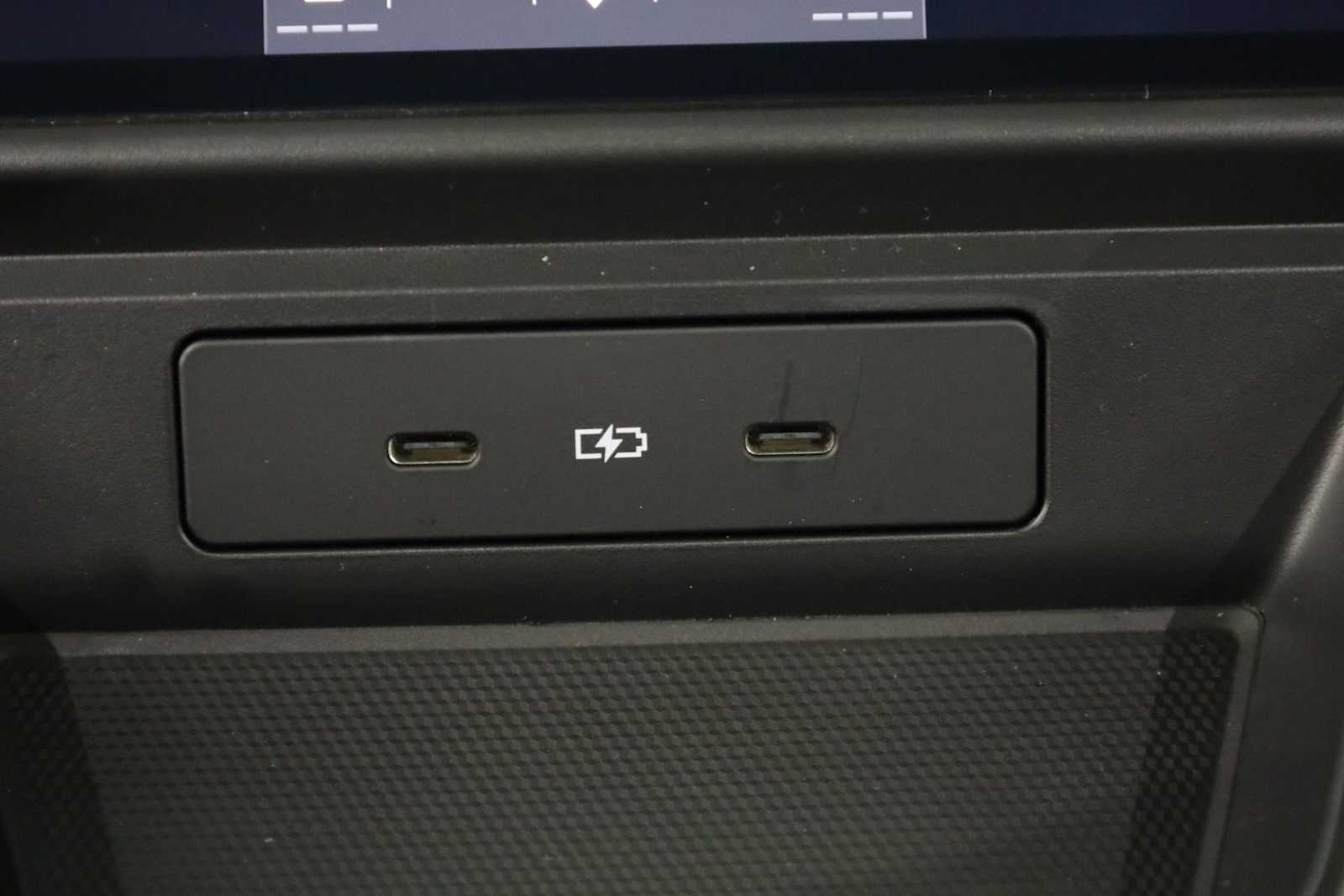 Thumbnail: 2026 Porsche Panamera - 35