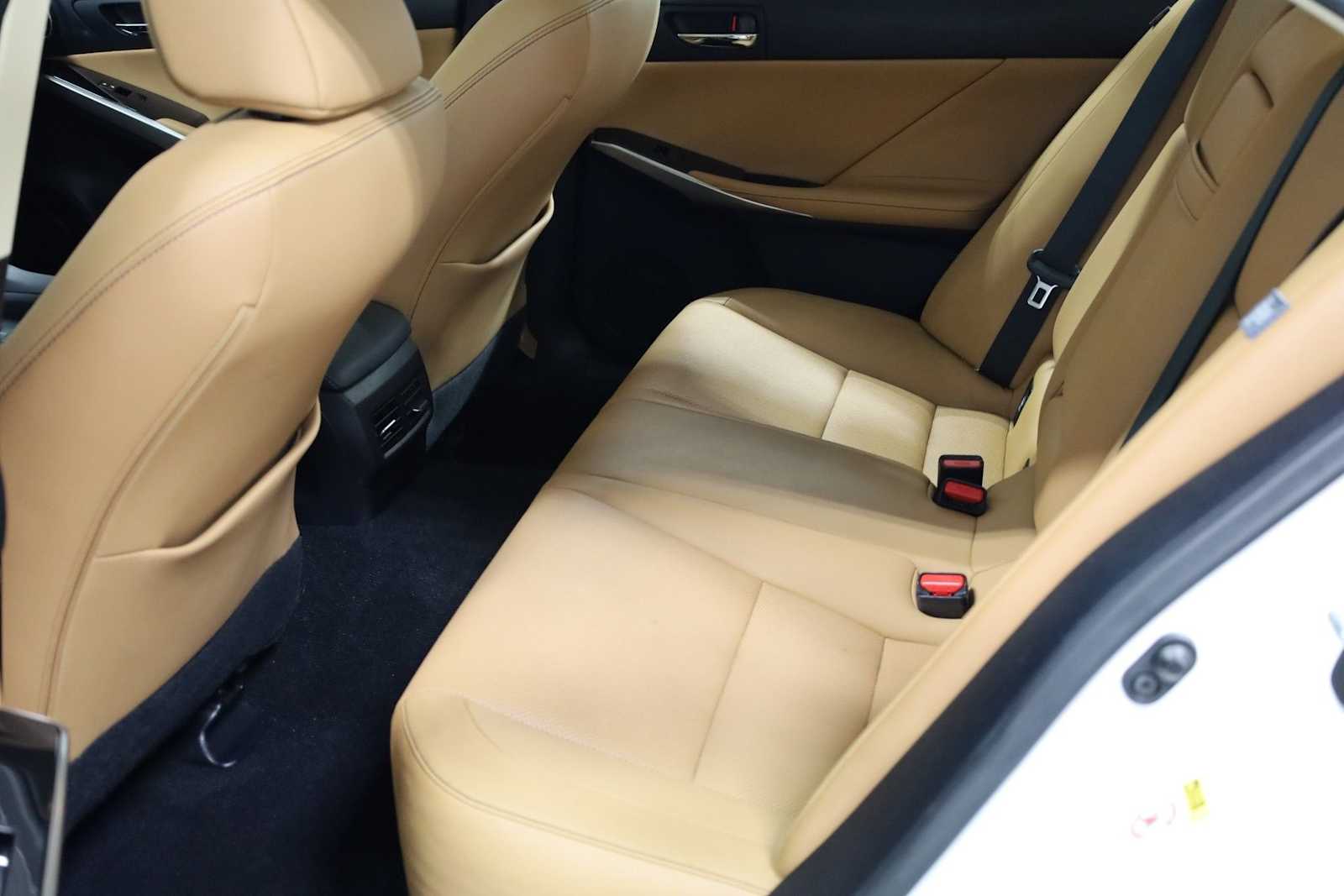 Thumbnail: 2016 Lexus IS - 33