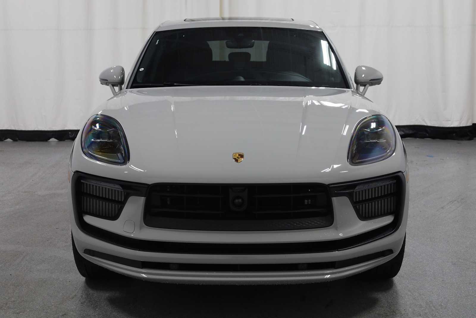 Thumbnail: 2025 Porsche Macan - 14