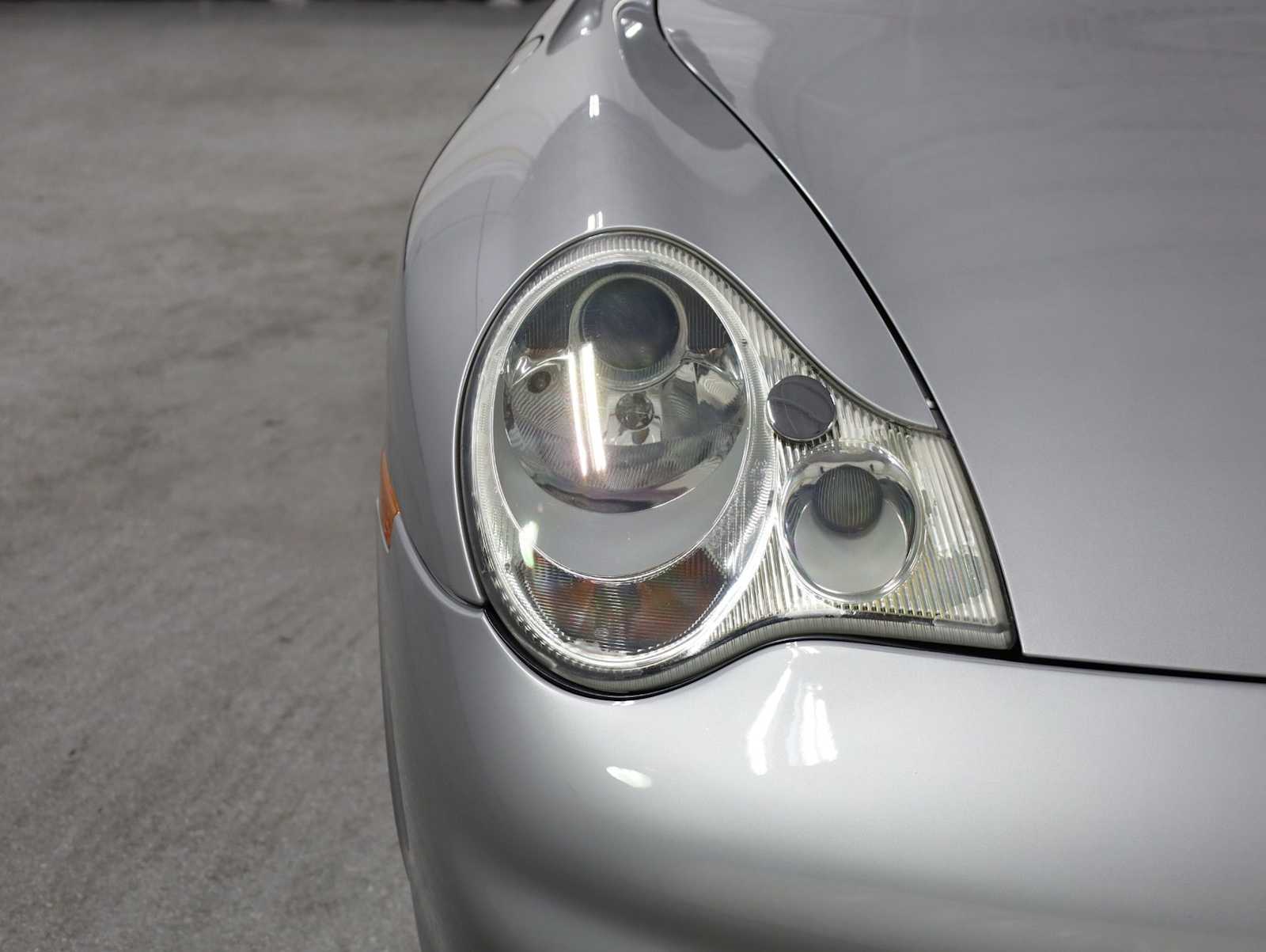 Thumbnail: 2003 Porsche 911 - 15