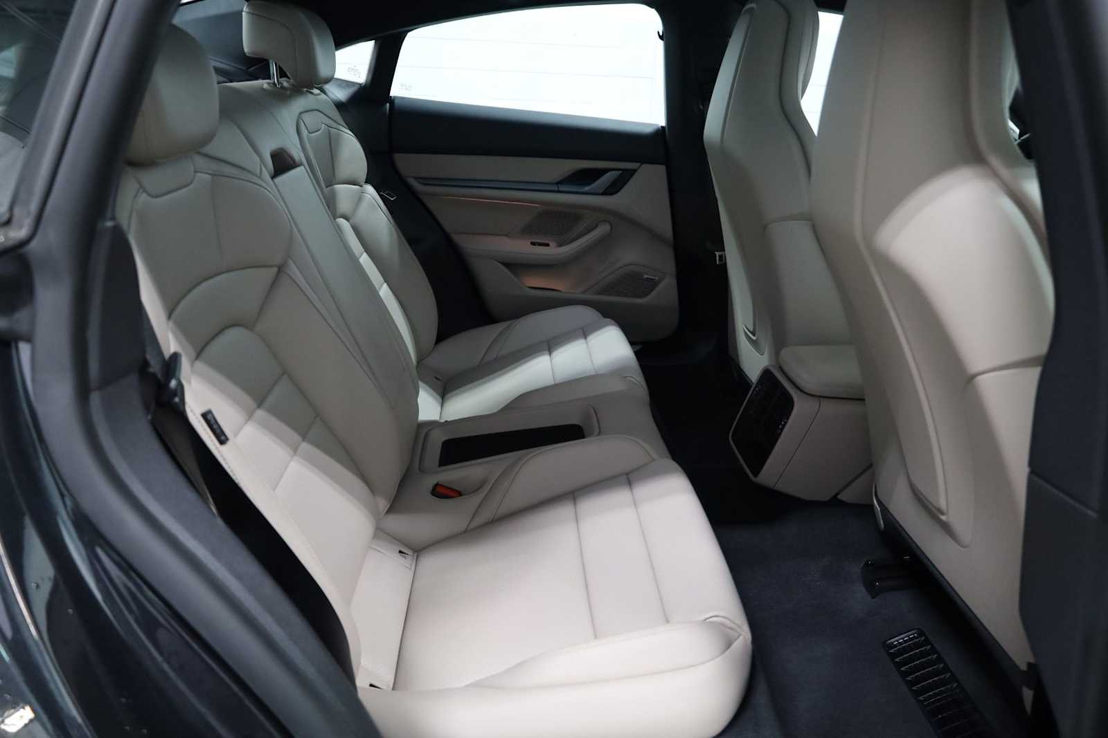 Thumbnail: 2025 Porsche Taycan - 34